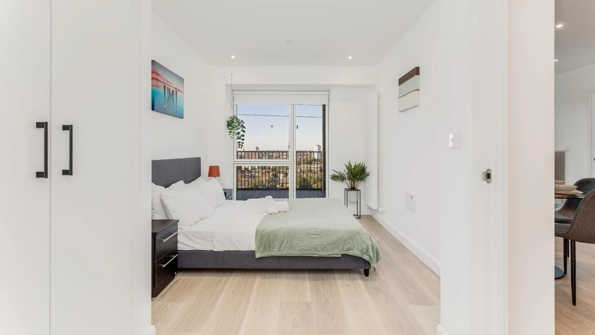 Urban Luxe Retreat Apartment London