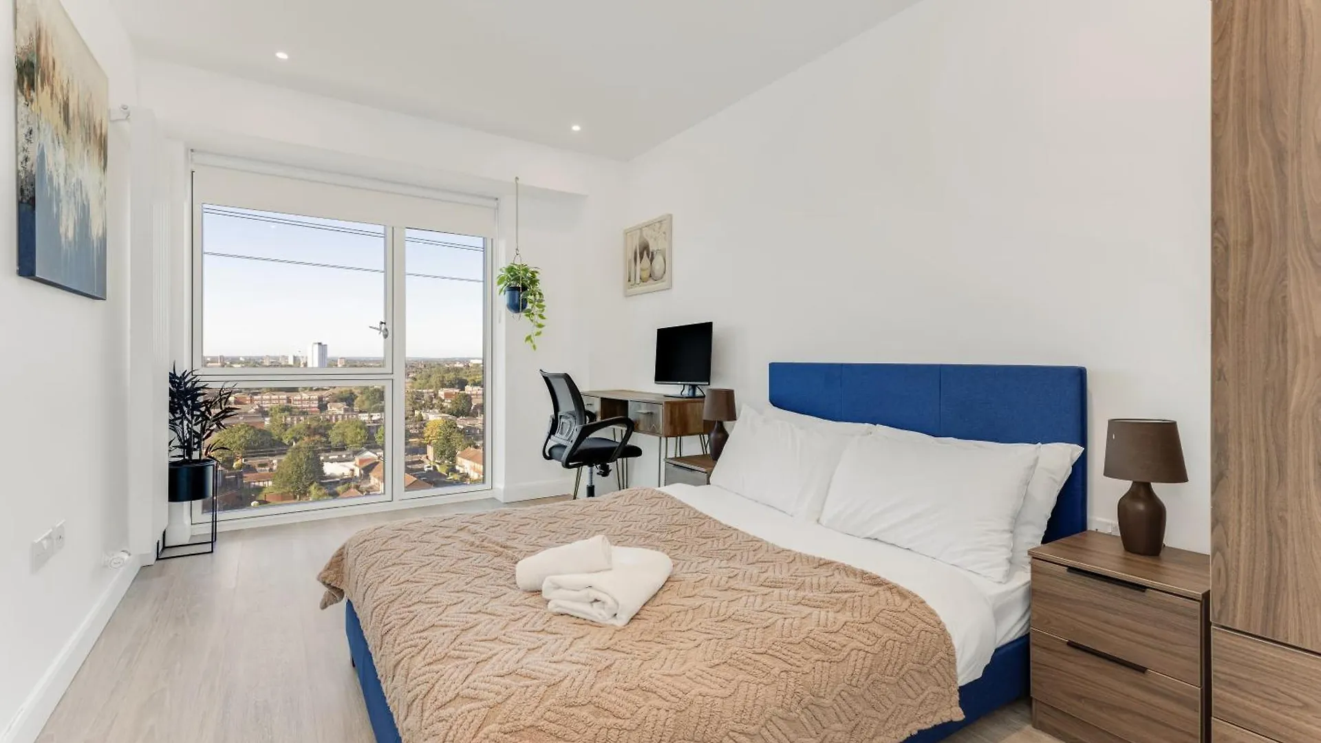 Urban Luxe Retreat Apartment London