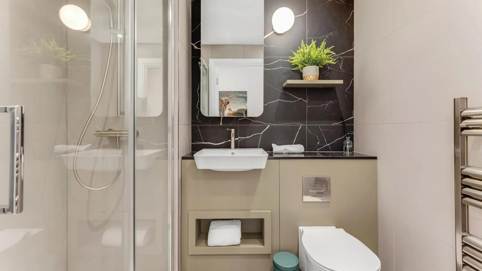 Urban Luxe Retreat Apartment London United Kingdom